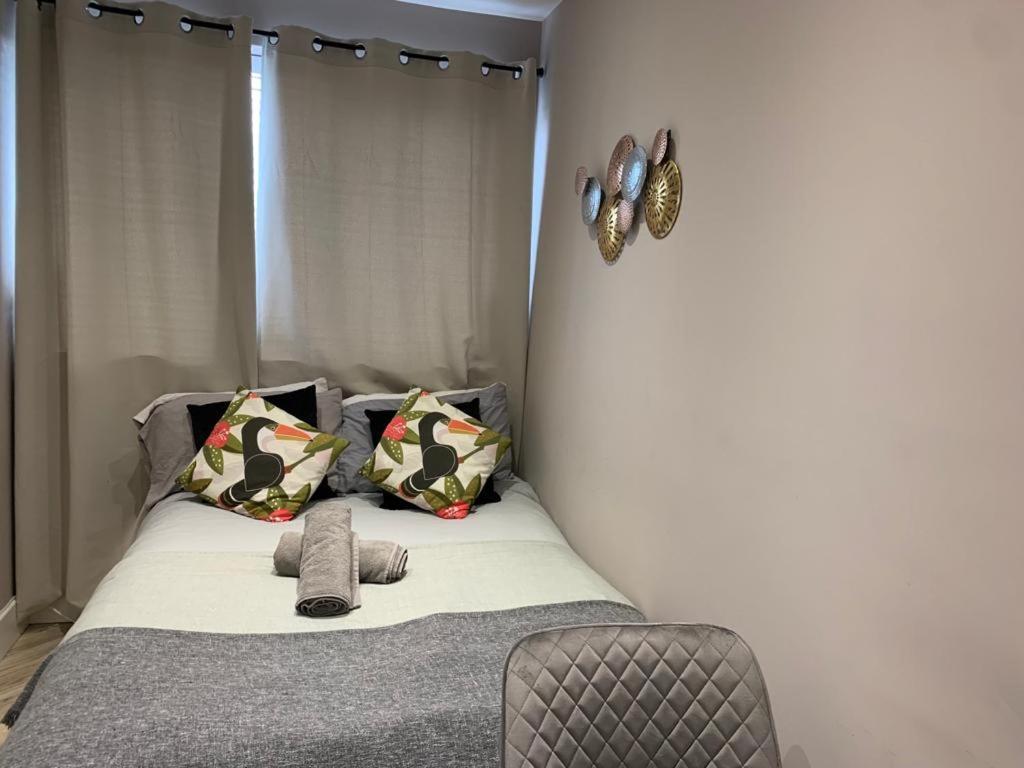 Cambridge Suites Harmondsworth Bagian luar foto
